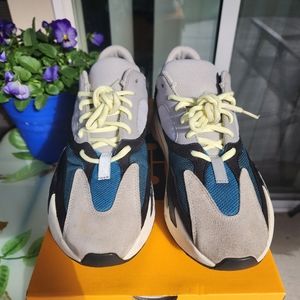 Yeezy 700 wave runner size 10.5 mens